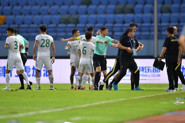 弃传控改防反国安变得务实 两教练染红足见压力大